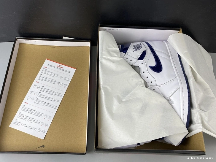 555088-106  Jordan Air “Metallic Navy 1 OG 0405